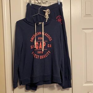 Sweatshirt and sweatpants combo